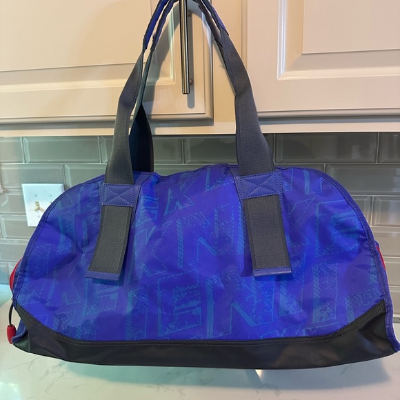 NIKE FAST3R CLASSIC SPORT WORKOUT LIGHTDUFFLE BAG Blue Purple And Red - Picture 2 of 15